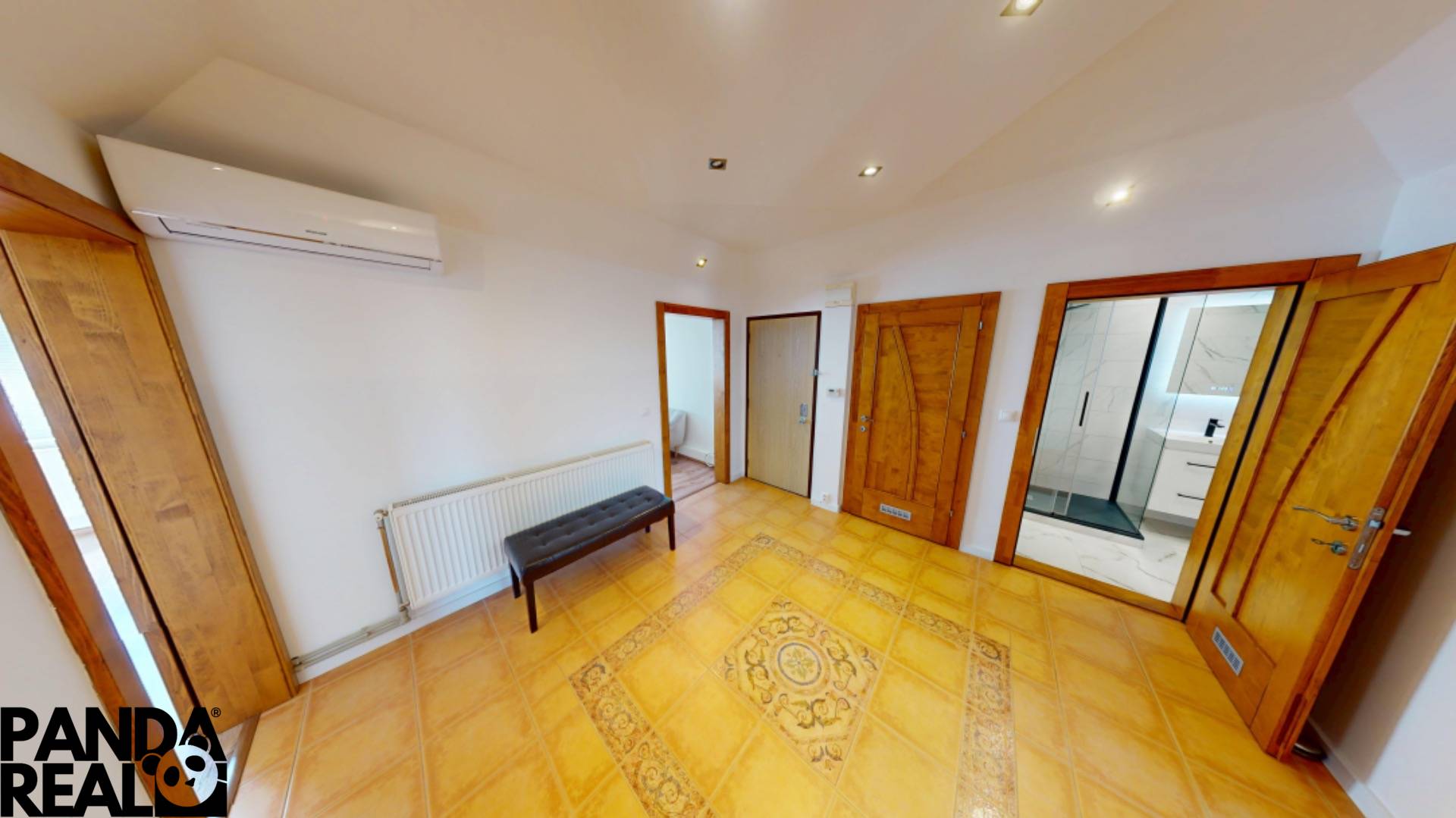 3-izbovy-byt-na-ul-Dr-Adamiho-Topolcany-08172025_102435 - kópia.jpg