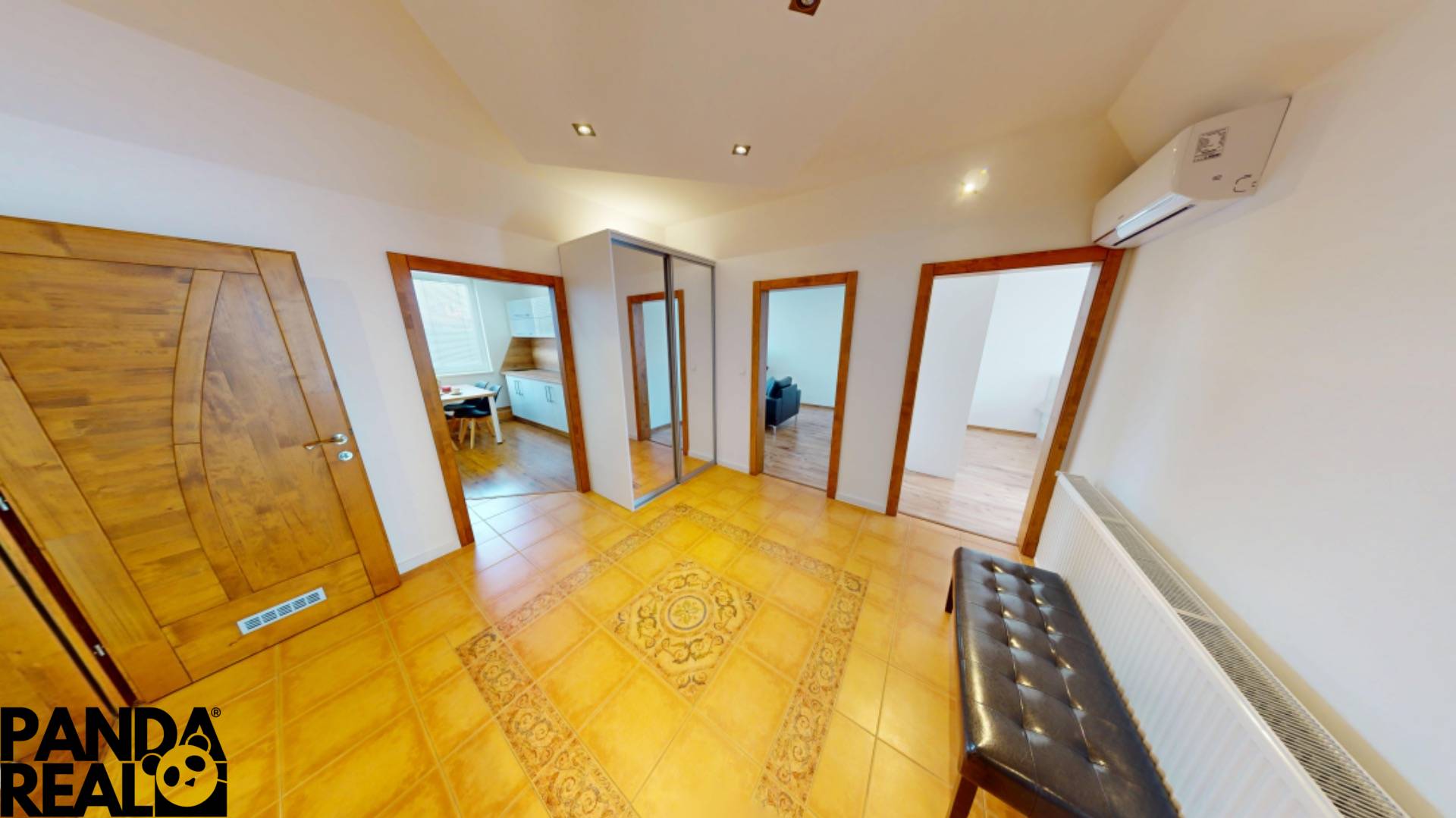 3-izbovy-byt-na-ul-Dr-Adamiho-Topolcany-08172025_102610 - kópia.jpg