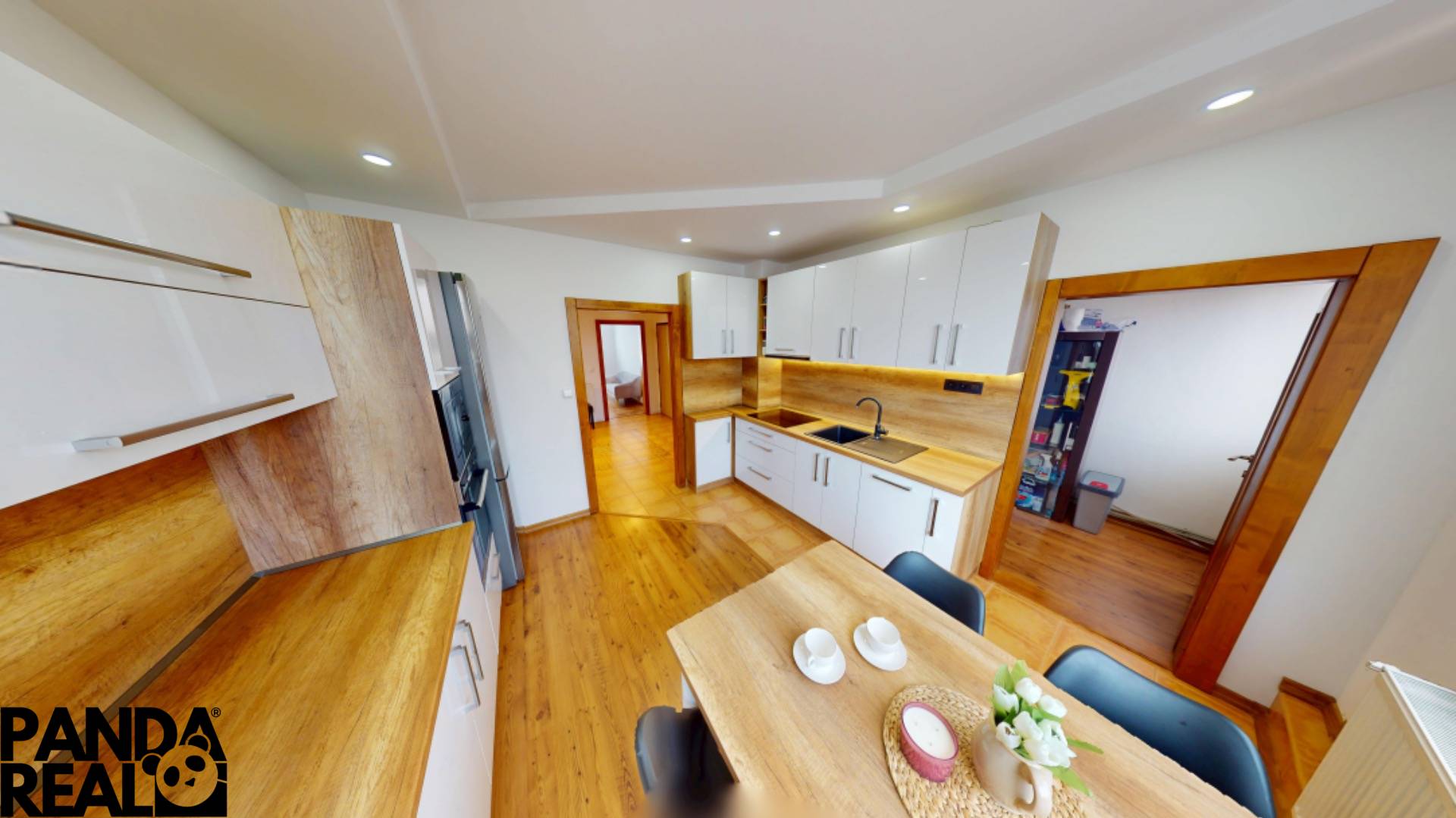 3-izbovy-byt-na-ul-Dr-Adamiho-Topolcany-08172025_114807 - kópia.jpg