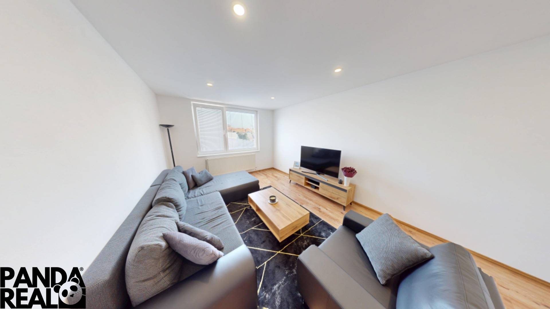 3-izbovy-byt-na-ul-Dr-Adamiho-Topolcany-08162025_173920 - kópia.jpg